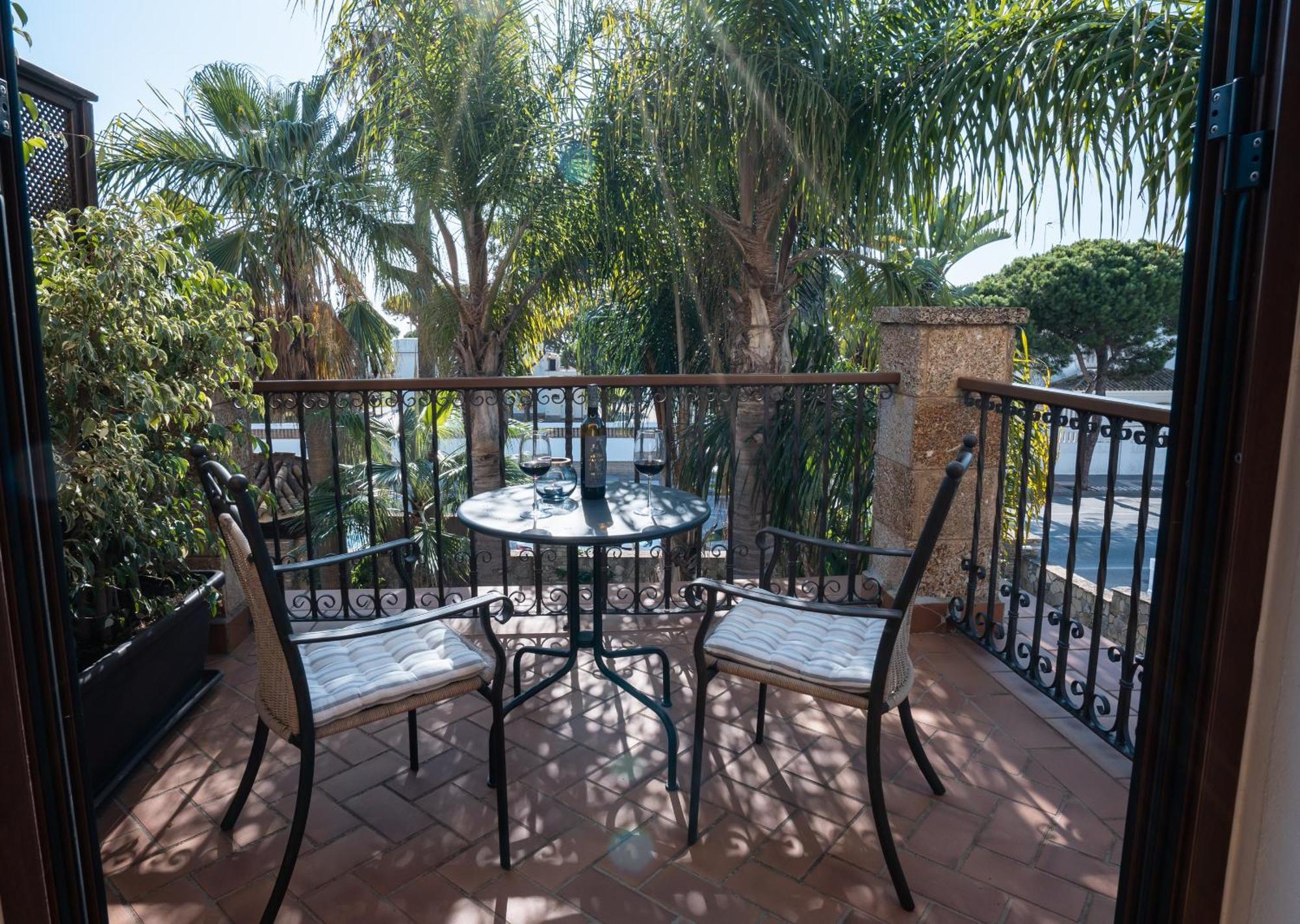 Hotel Azalea Playa Чиклана-де-ла-Фронтера Экстерьер фото